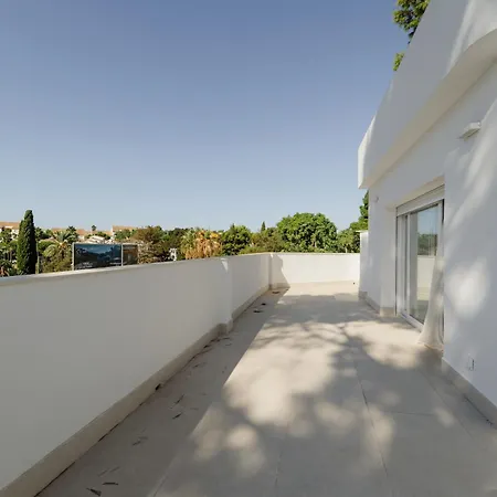 Villa 02 Ulises By Abarzo